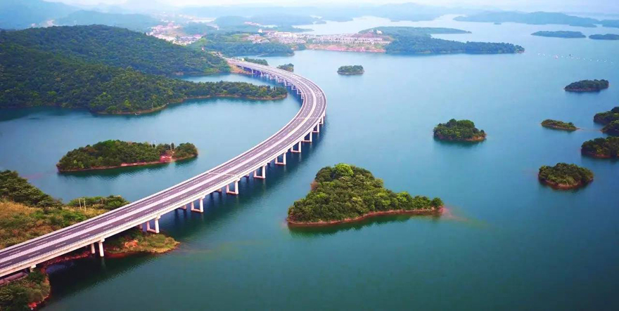 最美中国水上公路:江西庐山西海水上公路